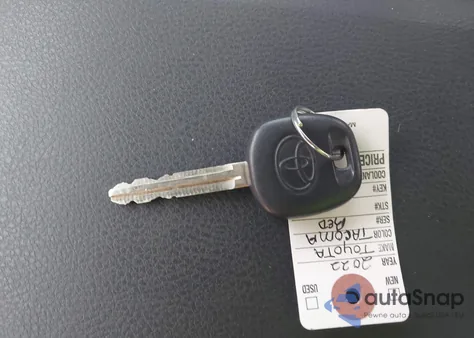 2022 Toyota Tacoma Sr z USA, uszkodzony, nr VIN 3TYRX5GN3NT066469